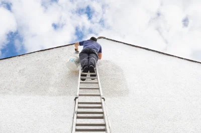 Peinture extérieure à Brennilis — façades et ravalement